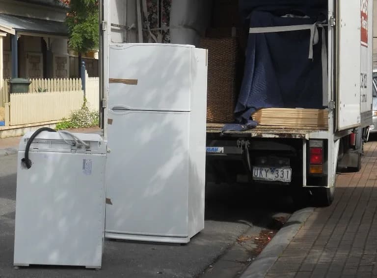 Co zrobić ze starą lodówką? Uniknij błędów przy utylizacji