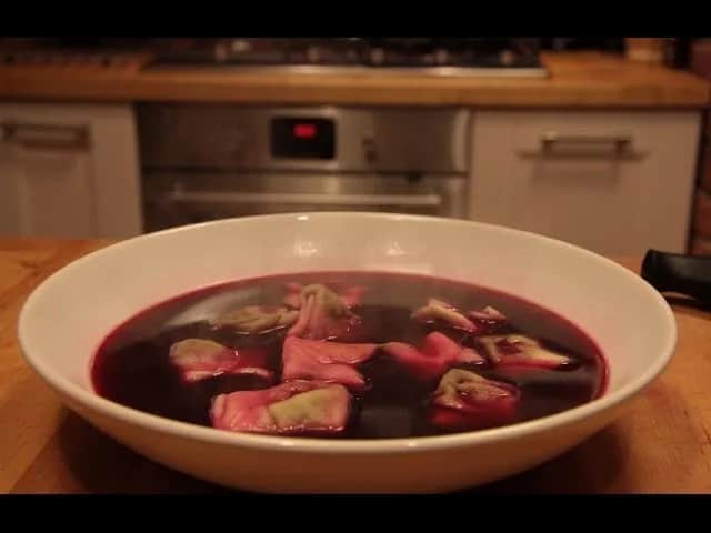 Jak szybko zrobić pyszny barszcz z butelki – prosty przepis krok po kroku