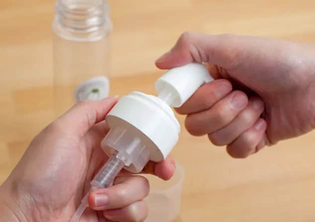 Jak napełnić butelkę z dozownikiem - proste metody i porady