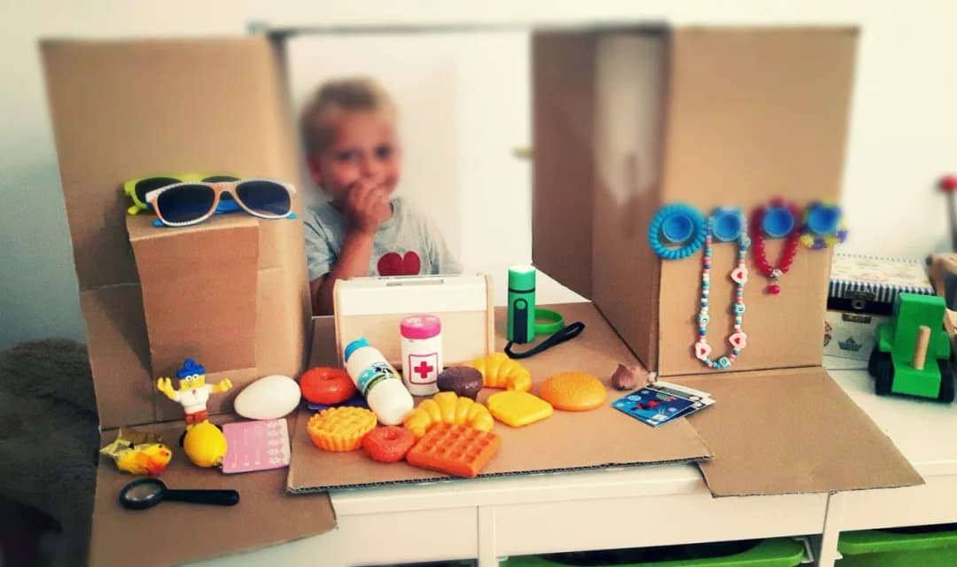 Jak zrobić kasę z kartonu - łatwe kroki do zabawnej edukacji dla dzieci