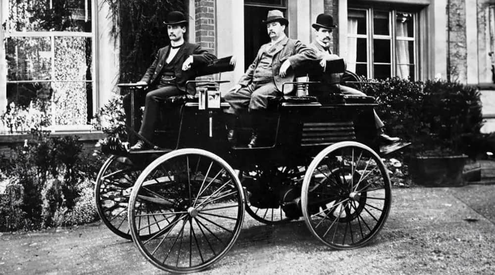 Kiedy powstał pierwszy samochód elektryczny? Odkryj fascynującą historię