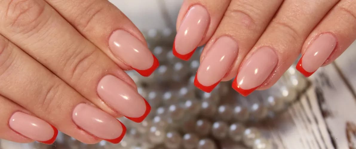 Kiedy powstał lakier hybrydowy i jak zmienił świat manicure?