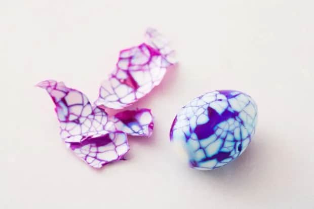 Odkryj proste i kreatywne sposoby na pisanki DIY na Wielkanoc