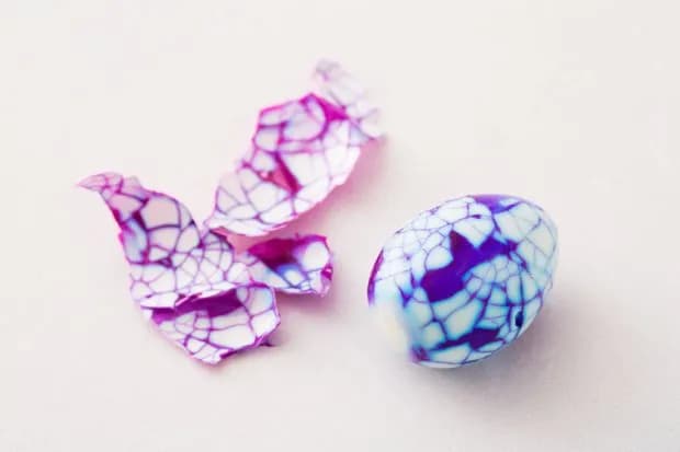 Odkryj proste i kreatywne sposoby na pisanki DIY na Wielkanoc